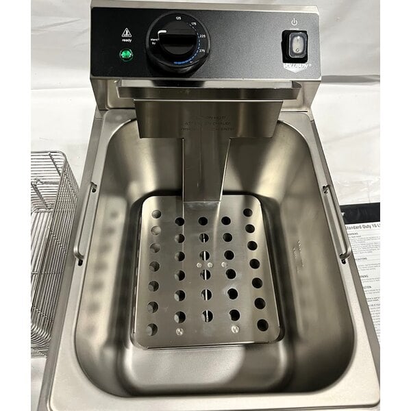 Scratch and Dent Vollrath CF-1800 10 lb. Commercial Countertop Deep Fryer - 120V