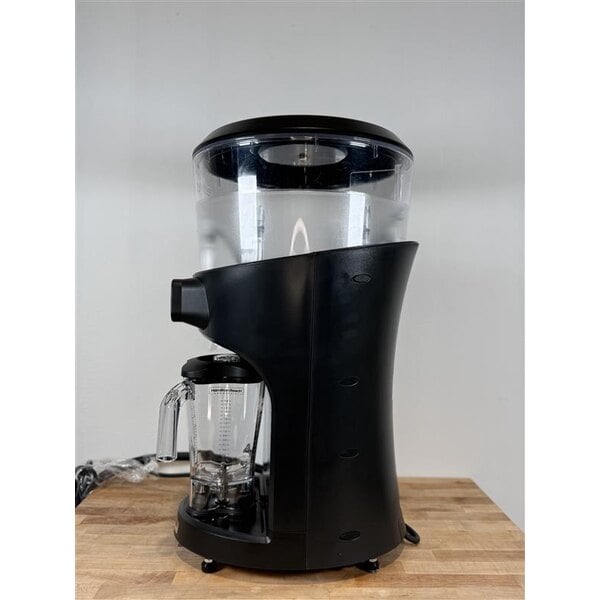 Scratch and Dent Hamilton Beach HBS1400R Revolution 3 hp 64 oz. Bar Ice Shaver and Blender - 120V