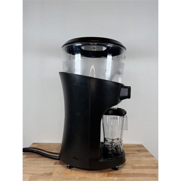 Scratch and Dent Hamilton Beach HBS1400R Revolution 3 hp 64 oz. Bar Ice Shaver and Blender - 120V