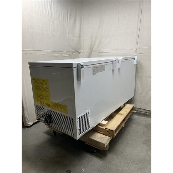 Scratch and Dent Galaxy CF30HC Commercial Chest Freezer - 30 cu. ft.