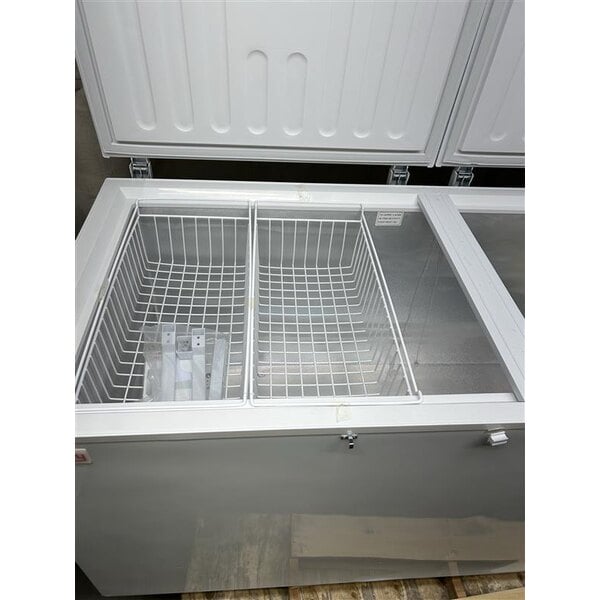 Scratch and Dent Galaxy CF30HC Commercial Chest Freezer - 30 cu. ft.