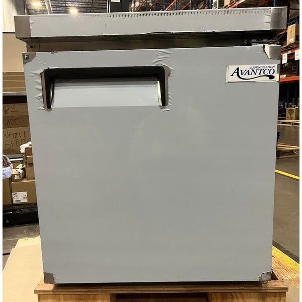 Scratch and Dent Avantco AU-27F 27" Undercounter Freezer