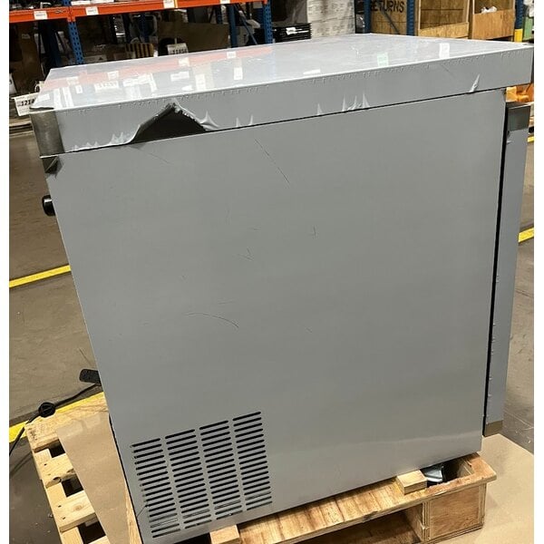 Scratch and Dent Avantco AU-27F 27" Undercounter Freezer