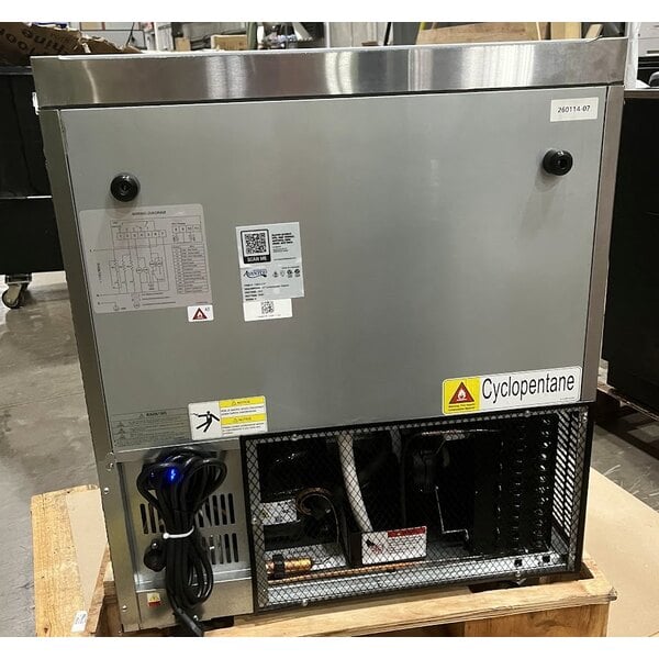Scratch and Dent Avantco AU-27F 27" Undercounter Freezer