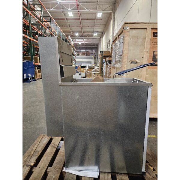 Scratch and Dent Pitco® 45C+S Natural Gas 42-50 lb. Stainless Steel Floor Fryer