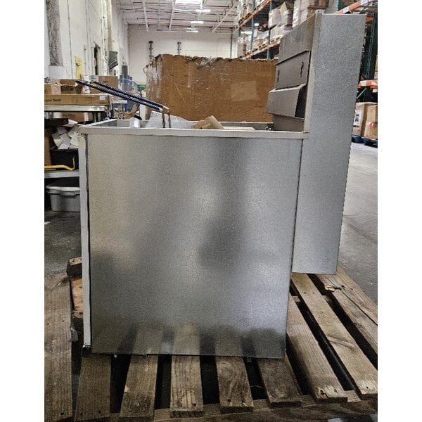 Scratch and Dent Pitco® 45C+S Natural Gas 42-50 lb. Stainless Steel Floor Fryer