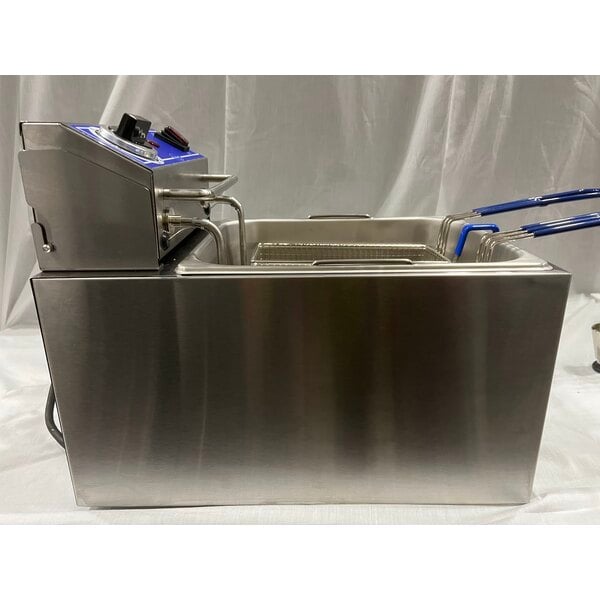 Scratch and Dent Globe PF16E 16 lb. Electric Countertop Fryer