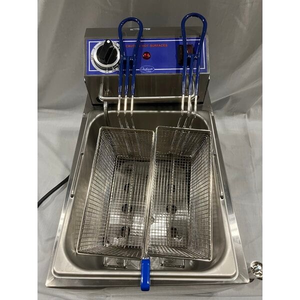 Scratch and Dent Globe PF16E 16 lb. Electric Countertop Fryer