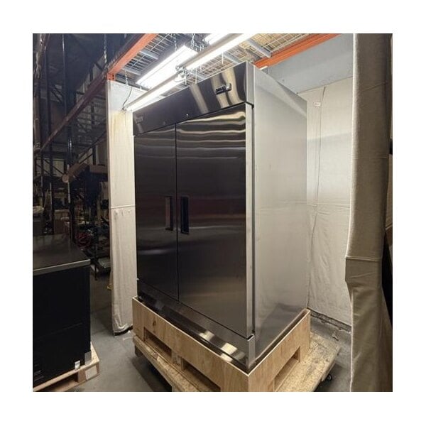 Scratch and Dent Avantco A-49R-HC 54" Solid Door Reach-In Refrigerator