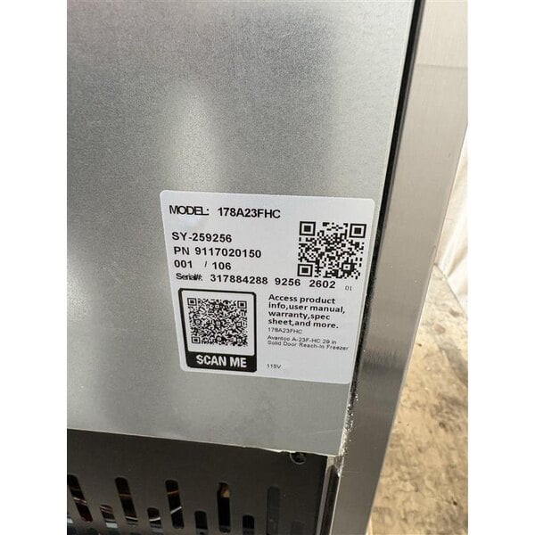 Scratch and Dent Avantco A-23F-HC 29" Solid Door Reach-In Freezer