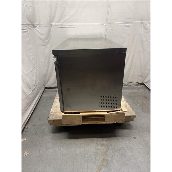 Scratch and Dent Avantco SS-UC-60R-HC 60" Undercounter Refrigerator