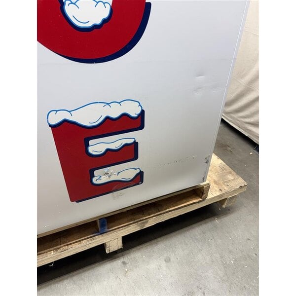 Scratch and Dent Leer 40ASL-R290 51" Outdoor Auto Defrost Ice Merchandiser with Slanted Front and Galvanized Steel Door