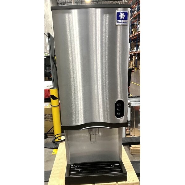 Scratch and Dent Manitowoc CNP0202A-161L 16 1/4" Air-Cooled Countertop Nugget Ice Maker / Water Dispenser with Lever Dispensing and 20 lb. Bin - 285 lb., 115V
