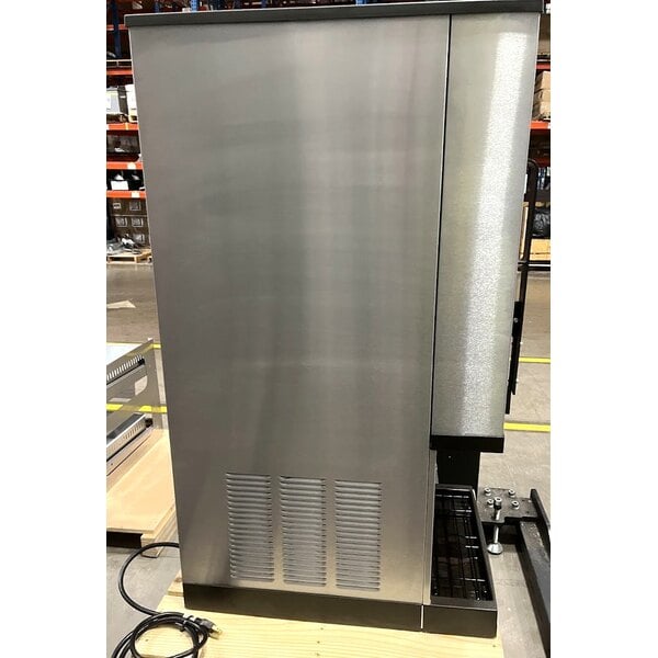 Scratch and Dent Manitowoc CNP0202A-161L 16 1/4" Air-Cooled Countertop Nugget Ice Maker / Water Dispenser with Lever Dispensing and 20 lb. Bin - 285 lb., 115V