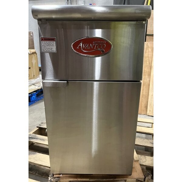 Scratch and Dent Avantco FF50 Natural Gas 50 lb. Stainless Steel Floor Fryer - 120,000 BTU