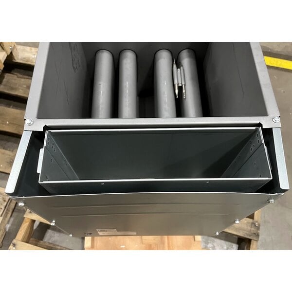 Scratch and Dent Avantco FF50 Natural Gas 50 lb. Stainless Steel Floor Fryer - 120,000 BTU