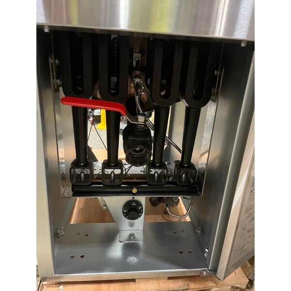 Scratch and Dent Avantco FF50 Natural Gas 50 lb. Stainless Steel Floor Fryer - 120,000 BTU