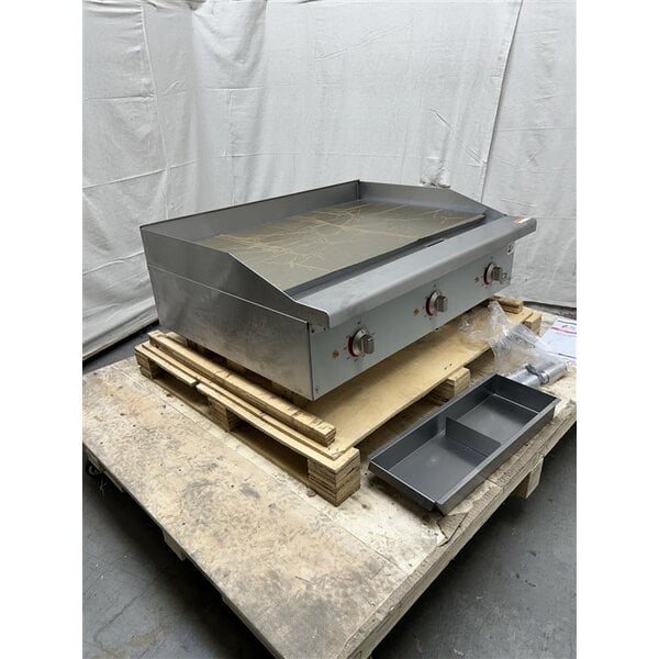 Scratch and Dent Cooking Performance Group G-CPG-36-M 36" Electric Countertop Griddle - 9 kW / 12 kW, 208 / 240V