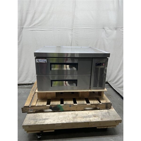 Scratch and Dent Avantco CBE-36-HC 36" 2 Drawer Refrigerated Chef Base