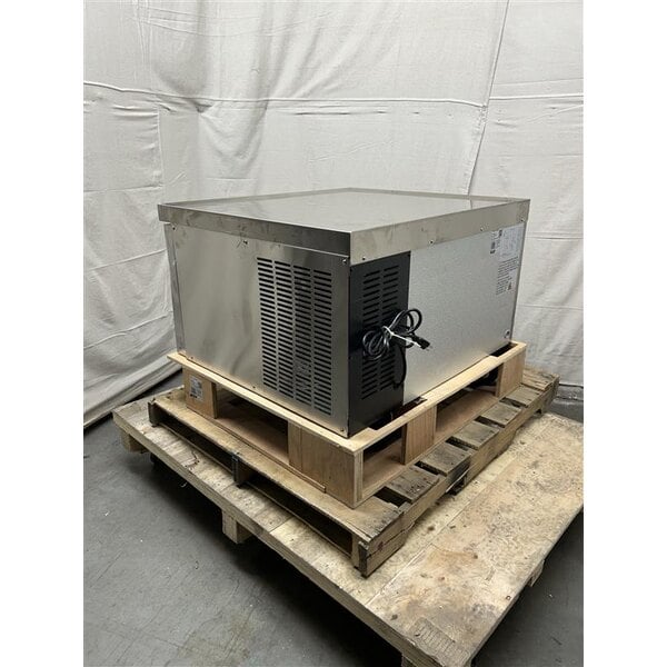 Scratch and Dent Avantco CBE-36-HC 36" 2 Drawer Refrigerated Chef Base