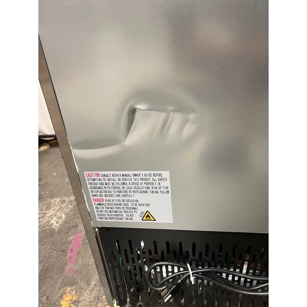 Scratch and Dent Avantco A-23F-HC 29" Solid Door Reach-In Freezer