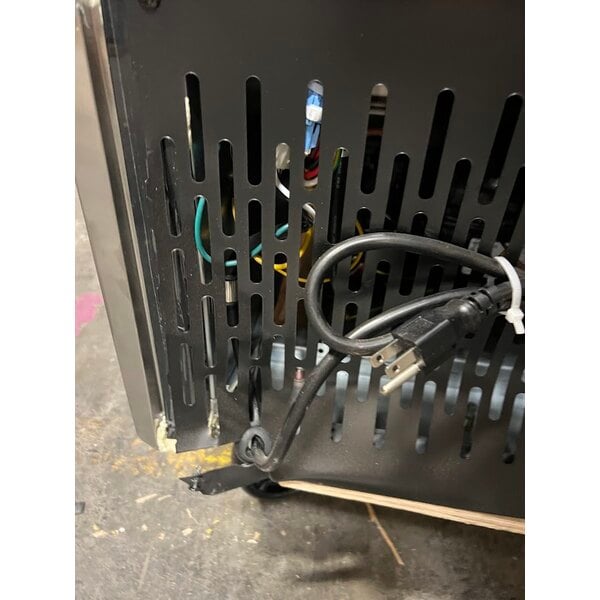 Scratch and Dent Avantco A-23F-HC 29" Solid Door Reach-In Freezer