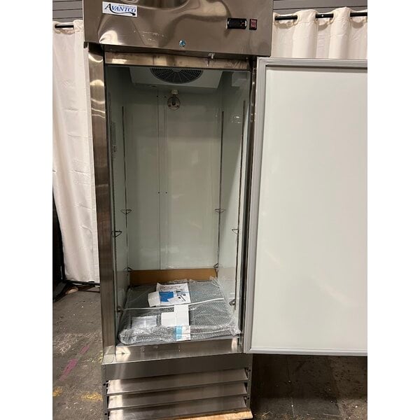 Scratch and Dent Avantco A-23F-HC 29" Solid Door Reach-In Freezer