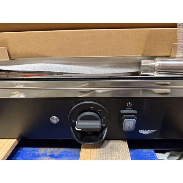 Scratch and Dent Vollrath HFM-48 48" Hot Food Merchandiser - 1440W
