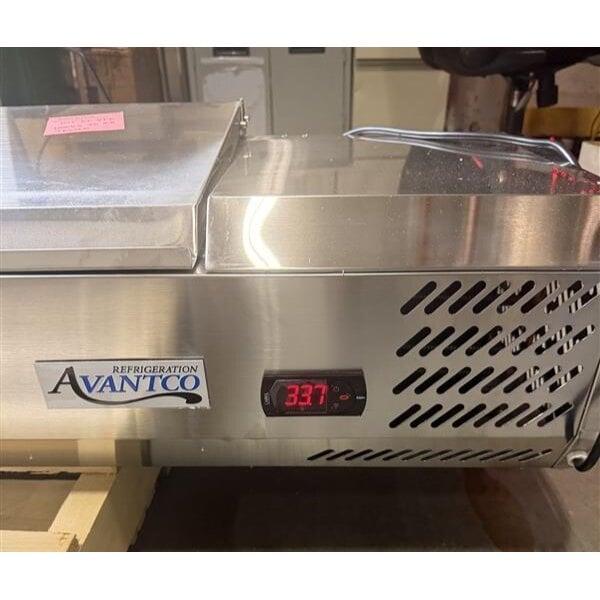 Scratch and Dent Avantco CPT-71 71" Countertop Refrigerated Prep Rail