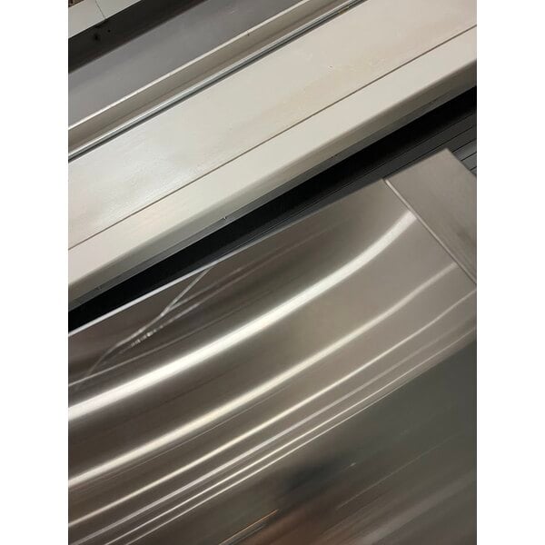 Scratch and Dent Avantco A-35R-HC 39 1/2" Solid Door Reach-In Refrigerator
