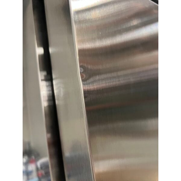 Scratch and Dent Avantco A-35R-HC 39 1/2" Solid Door Reach-In Refrigerator