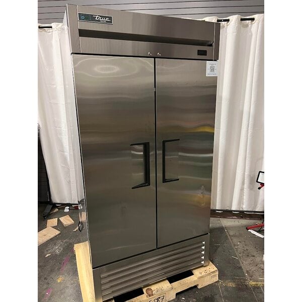 Scratch and Dent True T-35F-HC 39 1/2" Solid Door Reach-In Freezer