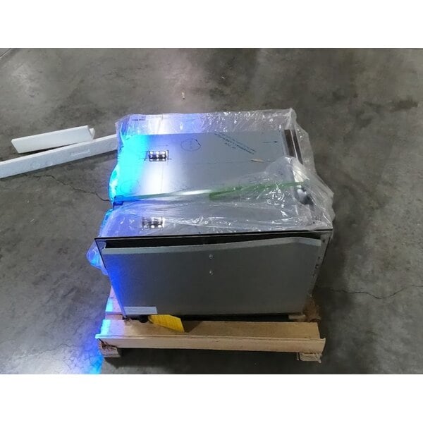 Scratch and Dent Carnival King 30 lb. Liquid Propane / Field Convertible Flat Bottom Countertop Funnel Cake / Donut Fryer