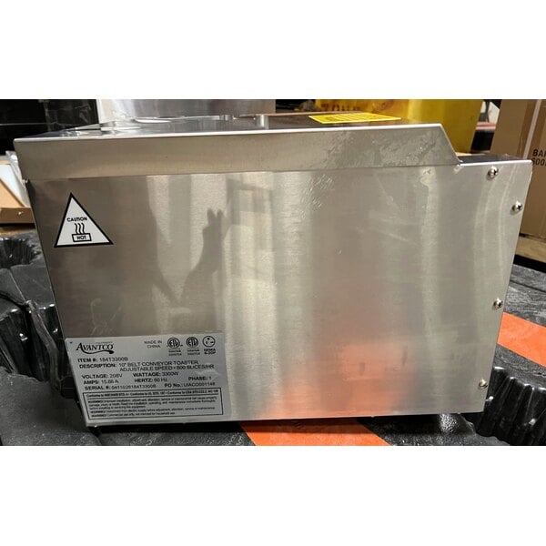 Scratch and Dent Avantco T3300B Commercial 10" Wide Conveyor Toaster with 3" Opening - 208V, 3300W, 800 Slices per Hour
