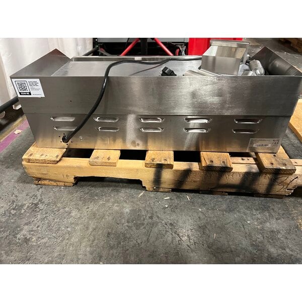 Scratch and Dent Avantco EG30N 30" Electric Countertop Griddle - 208/240V, 3.3 kW-4.5 kW