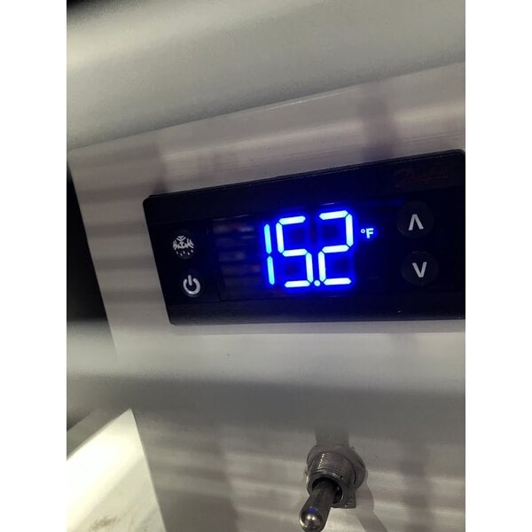 Scratch and Dent Polar Temp 300CWP Cold Wall Outdoor Ice Merchandiser - 30 cu. ft.