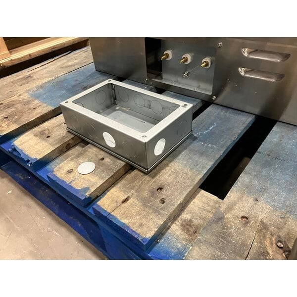 Scratch and Dent Avantco EG36N 36" Electric Countertop Griddle - 208/240V, 7.4 kW-10 kW