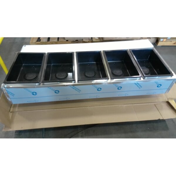 Scratch and Dent Vollrath 38119 ServeWell® Electric Five Pan Hot Food Table 208/240V - Sealed Well