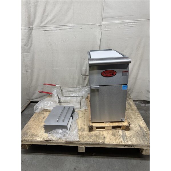 Scratch and Dent Avantco F4-ES-N 45-50 lb. Natural Gas Stainless Steel Floor Fryer - 85,000 BTU