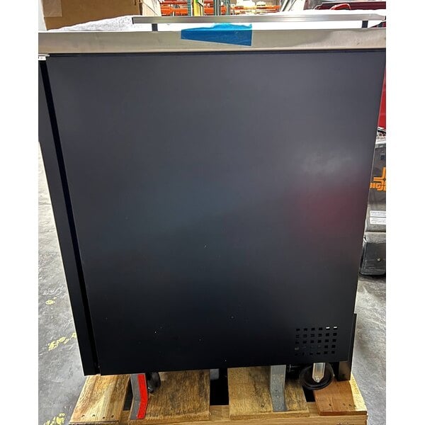 Scratch and Dent True TDD-1-HC 23 1/2" Kegerator / Beer Dispenser - Black, (1) 1/2 Keg Capacity