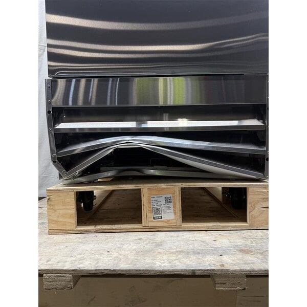 Scratch and Dent Avantco A-23F-HC 29" Solid Door Reach-In Freezer