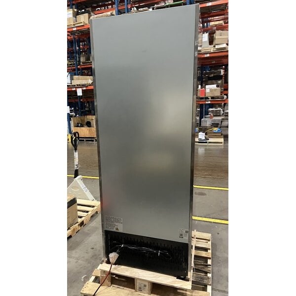 Scratch and Dent Avantco SS-1F-HC 29" Stainless Steel Solid Door Reach-In Freezer