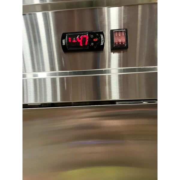 Scratch and Dent Avantco SS-1F-HC 29" Stainless Steel Solid Door Reach-In Freezer