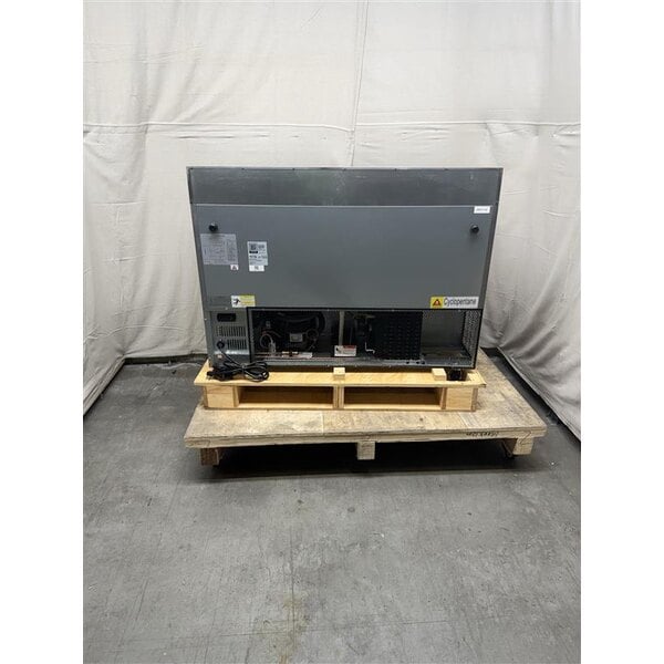 Scratch and Dent Avantco AWT-48F 48" Worktop Freezer with 3 1/2" Backsplash