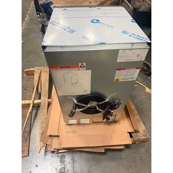 Scratch and Dent Manitowoc UDP-0080A NEO 19 11/16" Air-Cooled Undercounter Dice Cube Ice Machine with 31 lb. Storage Bin - 110 lb., 115V