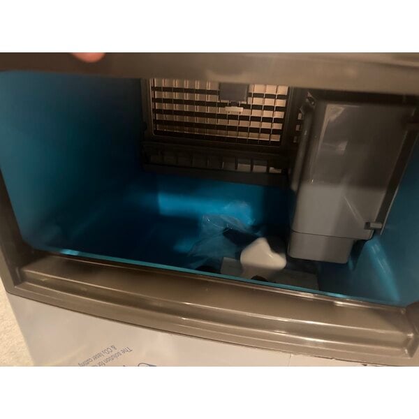 Scratch and Dent Manitowoc UDP-0080A NEO 19 11/16" Air-Cooled Undercounter Dice Cube Ice Machine with 31 lb. Storage Bin - 110 lb., 115V