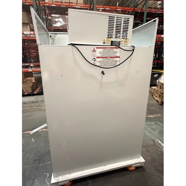 Scratch and Dent Leer 40AG-R290 51" Indoor Auto Defrost Ice Merchandiser with Straight Front and Glass Door
