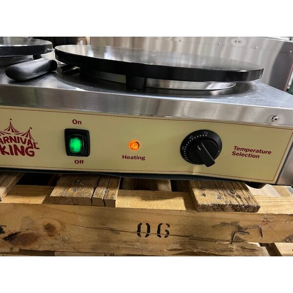 Scratch and Dent Carnival King TCM16DBL 16" Dual Non-Stick Crepe Maker - 208/240V