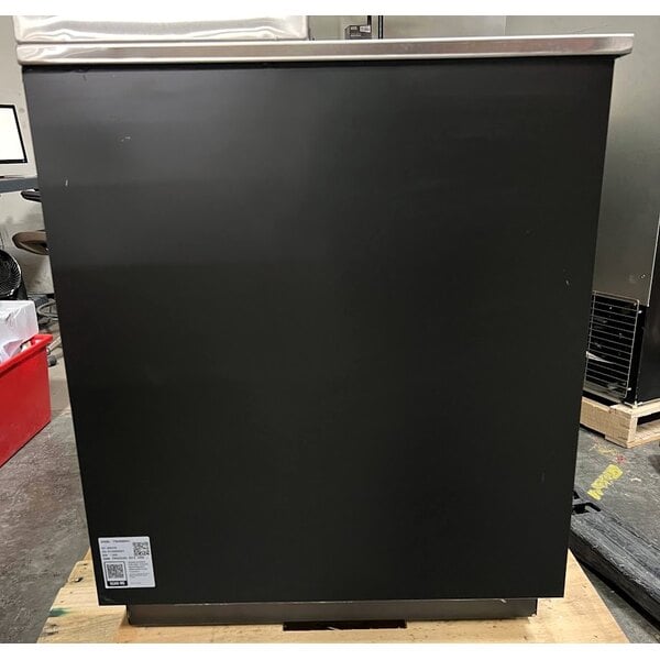 Scratch and Dent Avantco HBB-80-HC 80" Black Horizontal Bottle Cooler