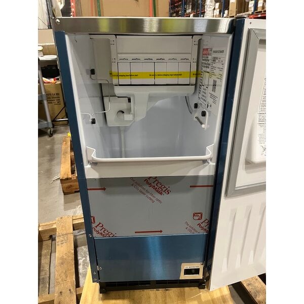 Scratch and Dent Hoshizaki AM-50BAK 14 7/8" Air-Cooled Undercounter Top Hat Cube Ice Machine with 27 lb. Storage - 54 lb., 115V